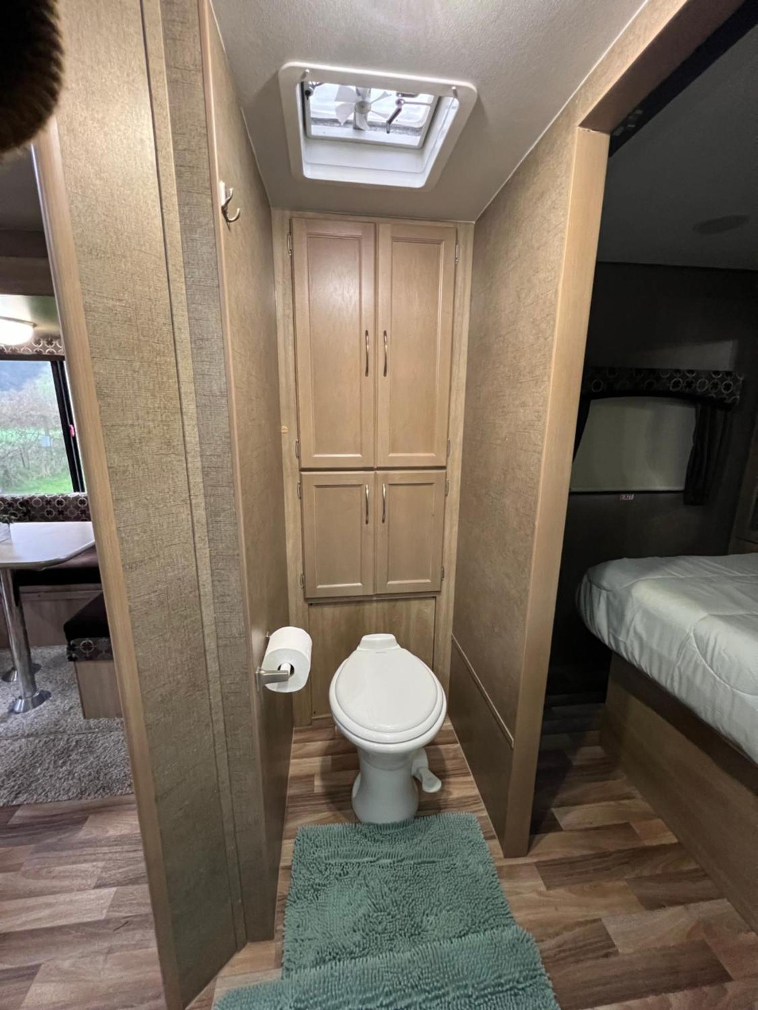 Surfside Glamping Camper * Klamath
